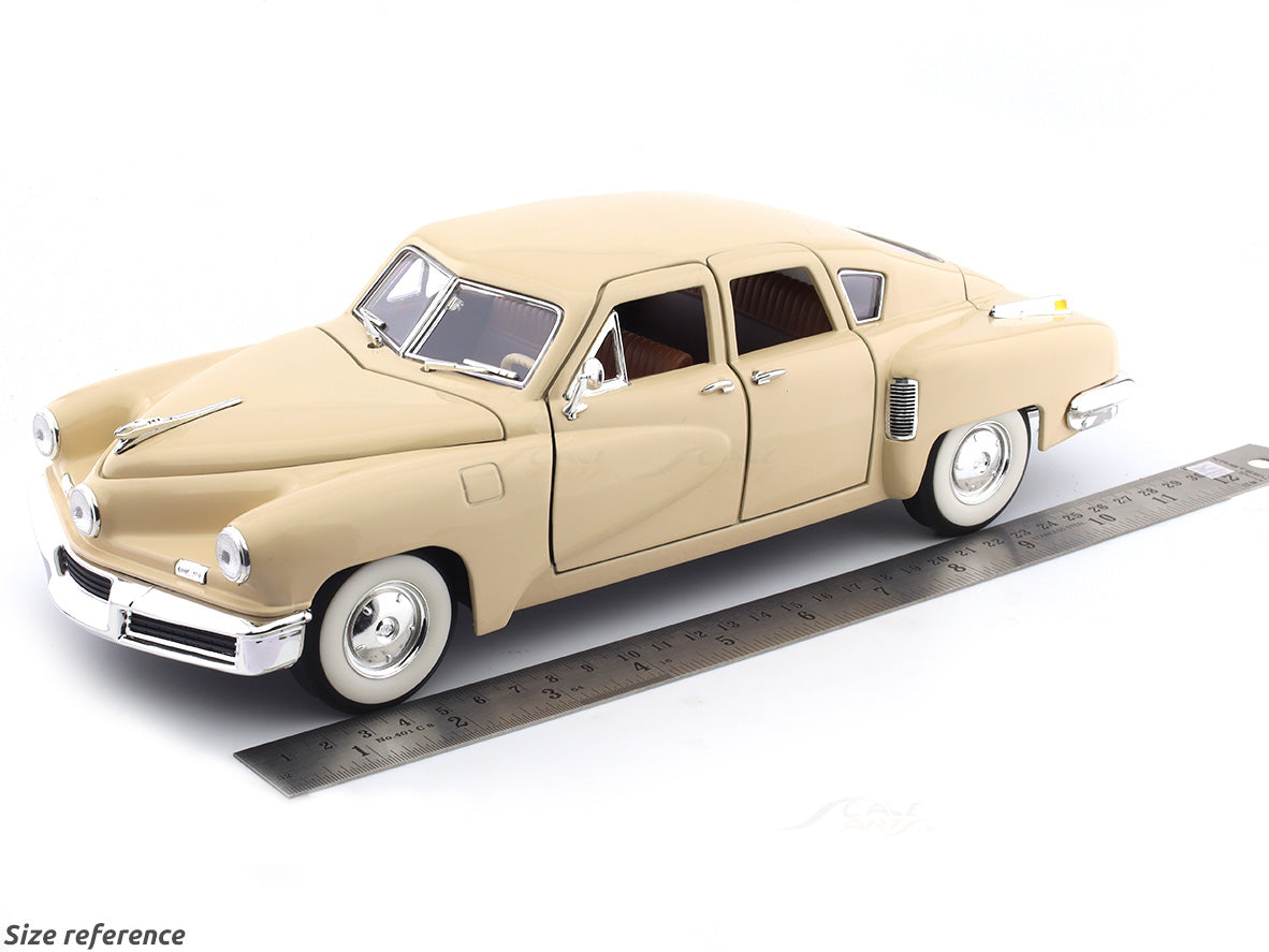 1948 Tucker Torpedo beige 1:18 Road Signature diecast Scale Model car