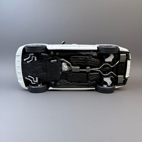 Whelart 1:18 Land Rover Range Rover Sport Diecast Car-White