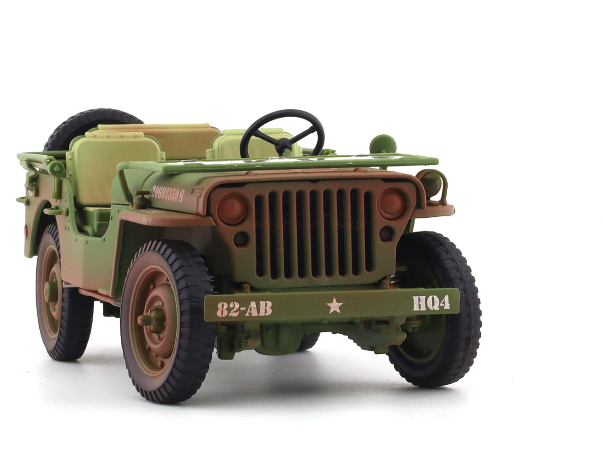 1944 Jeep Willys Green 1:18 American Diorama diecast scale model car collectible