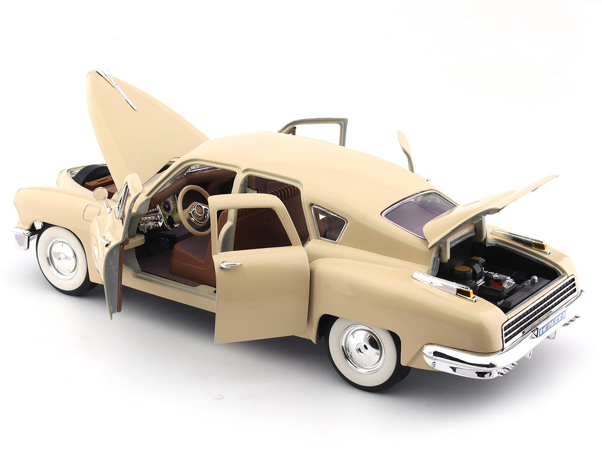 1948 Tucker Torpedo beige 1:18 Road Signature diecast Scale Model car
