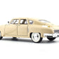 1948 Tucker Torpedo beige 1:18 Road Signature diecast Scale Model car