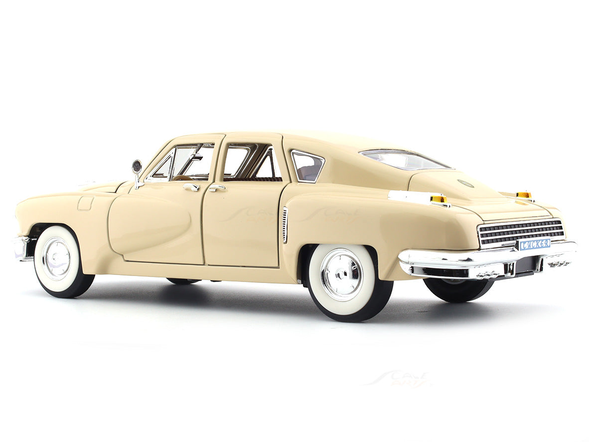 1948 Tucker Torpedo beige 1:18 Road Signature diecast Scale Model car
