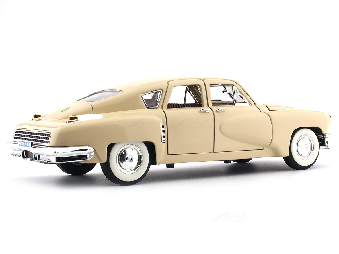 1948 Tucker Torpedo beige 1:18 Road Signature diecast Scale Model car