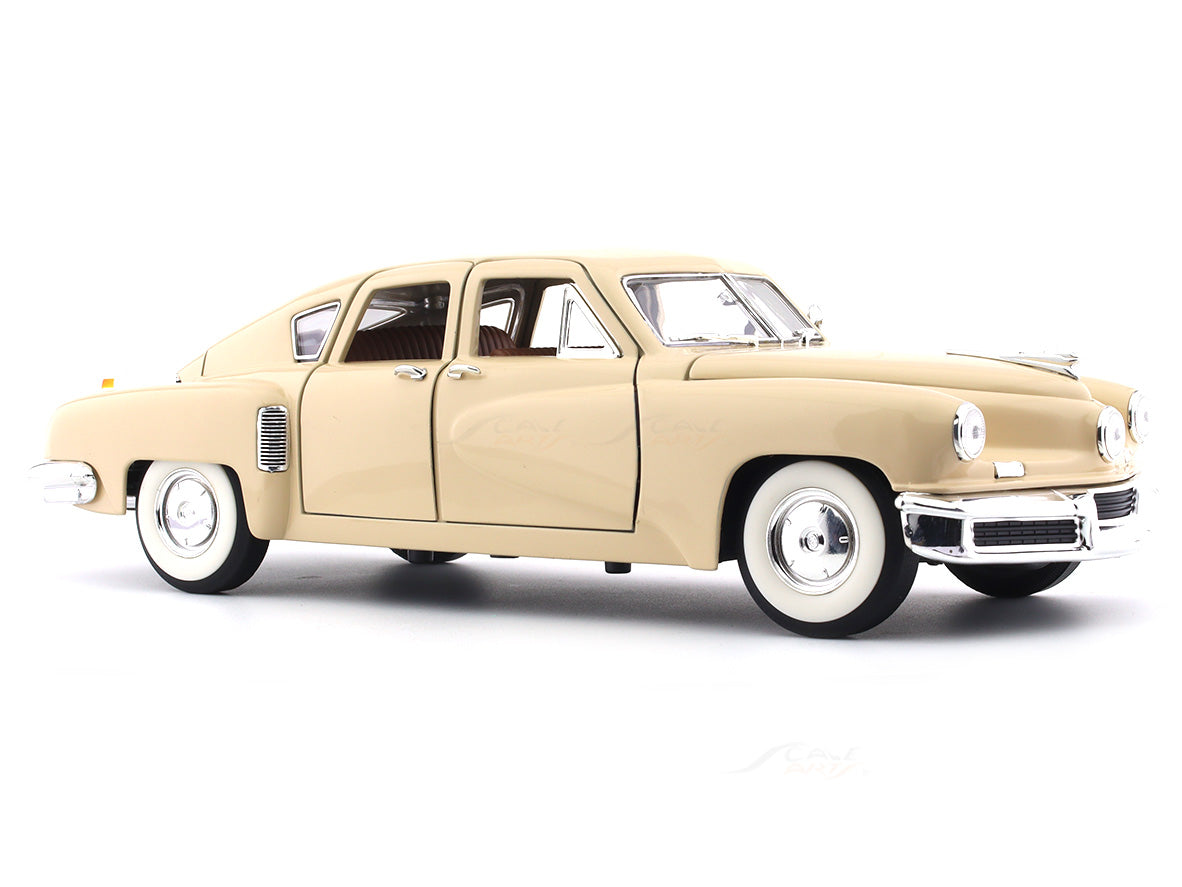 1948 Tucker Torpedo beige 1:18 Road Signature diecast Scale Model car