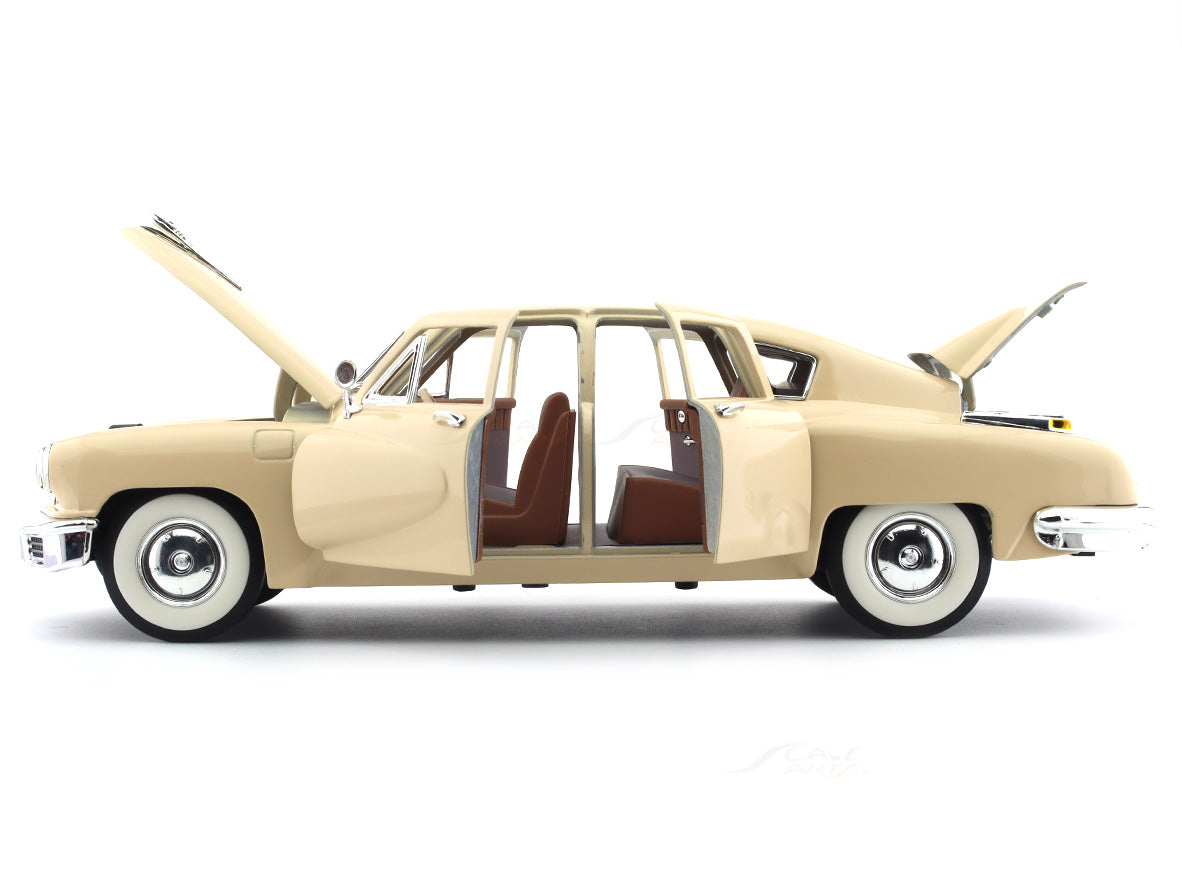 1948 Tucker Torpedo beige 1:18 Road Signature diecast Scale Model car