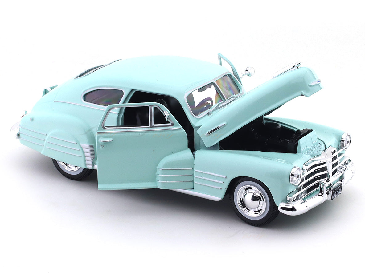 1948 Chevrolet Fleetline Aerosedan green 1:24 Maisto Licensed Diecast Scale Model Car Collectible