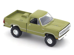1974 Dodge W200 Power Wagon green 1:64 M2 Machines licensed diecast scale model car 32500-92