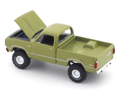1974 Dodge W200 Power Wagon green 1:64 M2 Machines licensed diecast scale model car 32500-92
