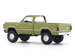 1974 Dodge W200 Power Wagon green 1:64 M2 Machines licensed diecast scale model car 32500-92