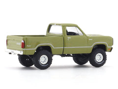 1974 Dodge W200 Power Wagon green 1:64 M2 Machines licensed diecast scale model car 32500-92