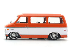 1975 Chevrolet Van G10 1:64 M2 Machines licensed diecast scale model car 32500-97