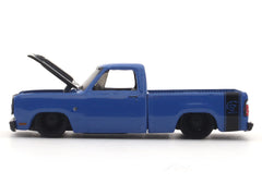 1976 Dodge Adventurer 150-Custom blue 1:64 M2 Machines licensed diecast scale model car 32500-95