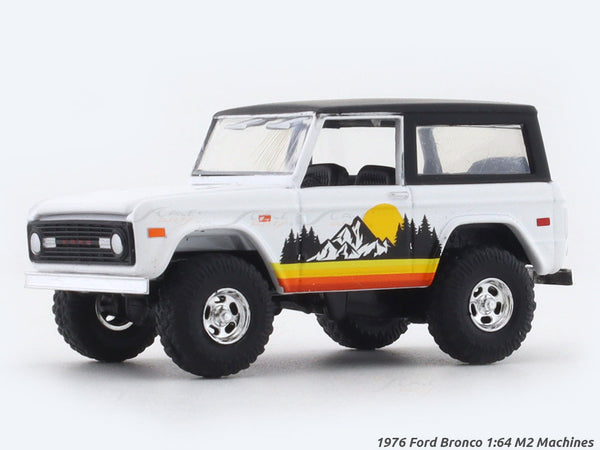 1976 Ford Bronco white 1:64 M2 Machines licensed diecast scale model car 32500-91