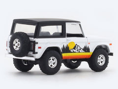 1976 Ford Bronco white 1:64 M2 Machines licensed diecast scale model car 32500-91