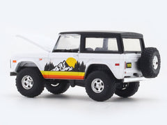 1976 Ford Bronco white 1:64 M2 Machines licensed diecast scale model car 32500-91