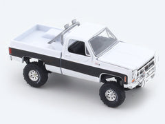 1976 GMC Sierra Grande 15 4x4 1:64 M2 Machines licensed diecast scale model car 32500-93