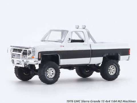 1976 GMC Sierra Grande 15 4x4 1:64 M2 Machines licensed diecast scale model car 32500-93