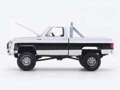 1976 GMC Sierra Grande 15 4x4 1:64 M2 Machines licensed diecast scale model car 32500-93