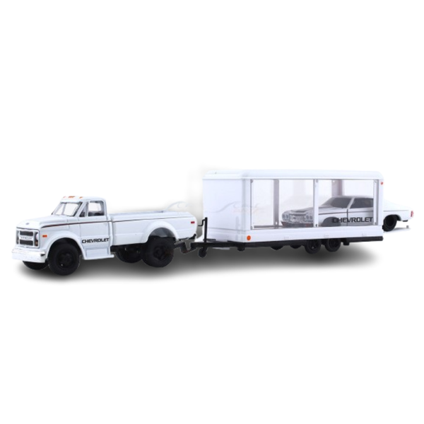 1970 Chevrolet C60 & 1970 Chevrolet Chevelle SS 454 1:64 M2 Machines diecast hauler scale model