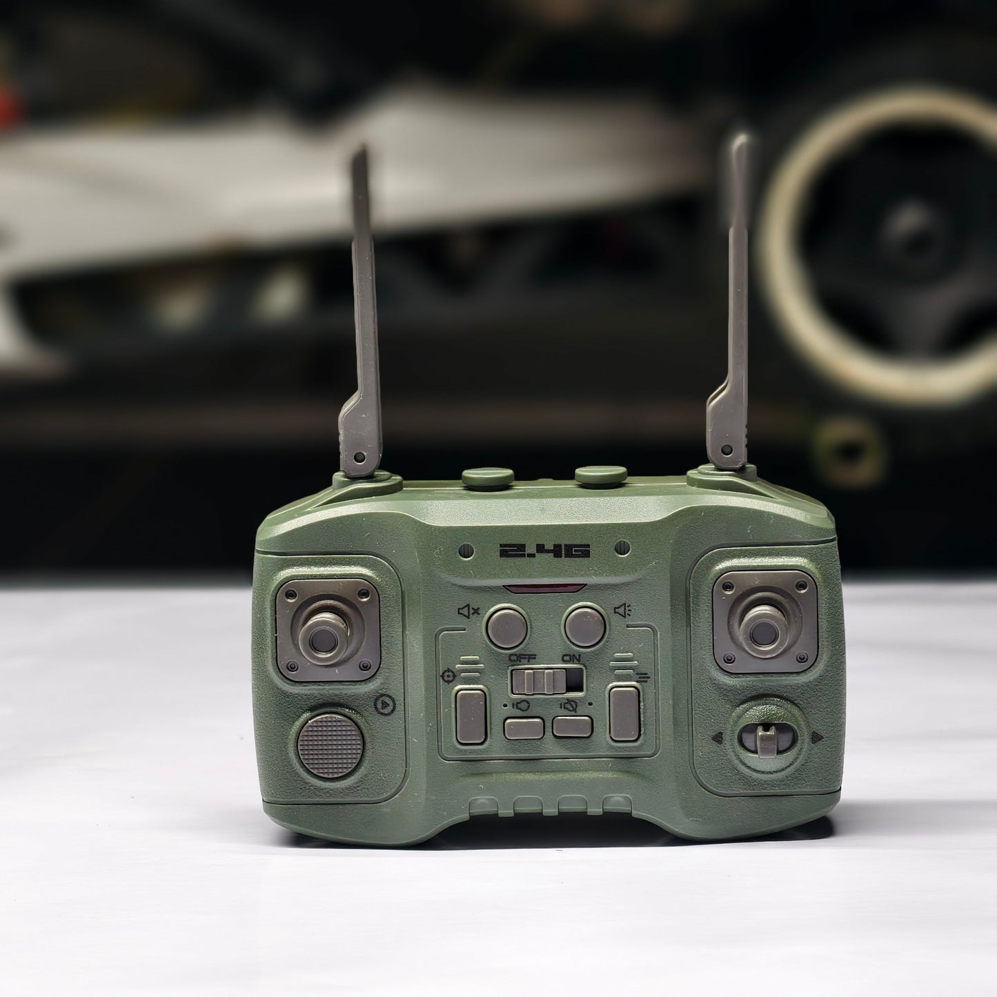 Army Tank with 360°Rotating Turret, Auto Demo, Sound & Smoke & Light, Military Vehicle remote control